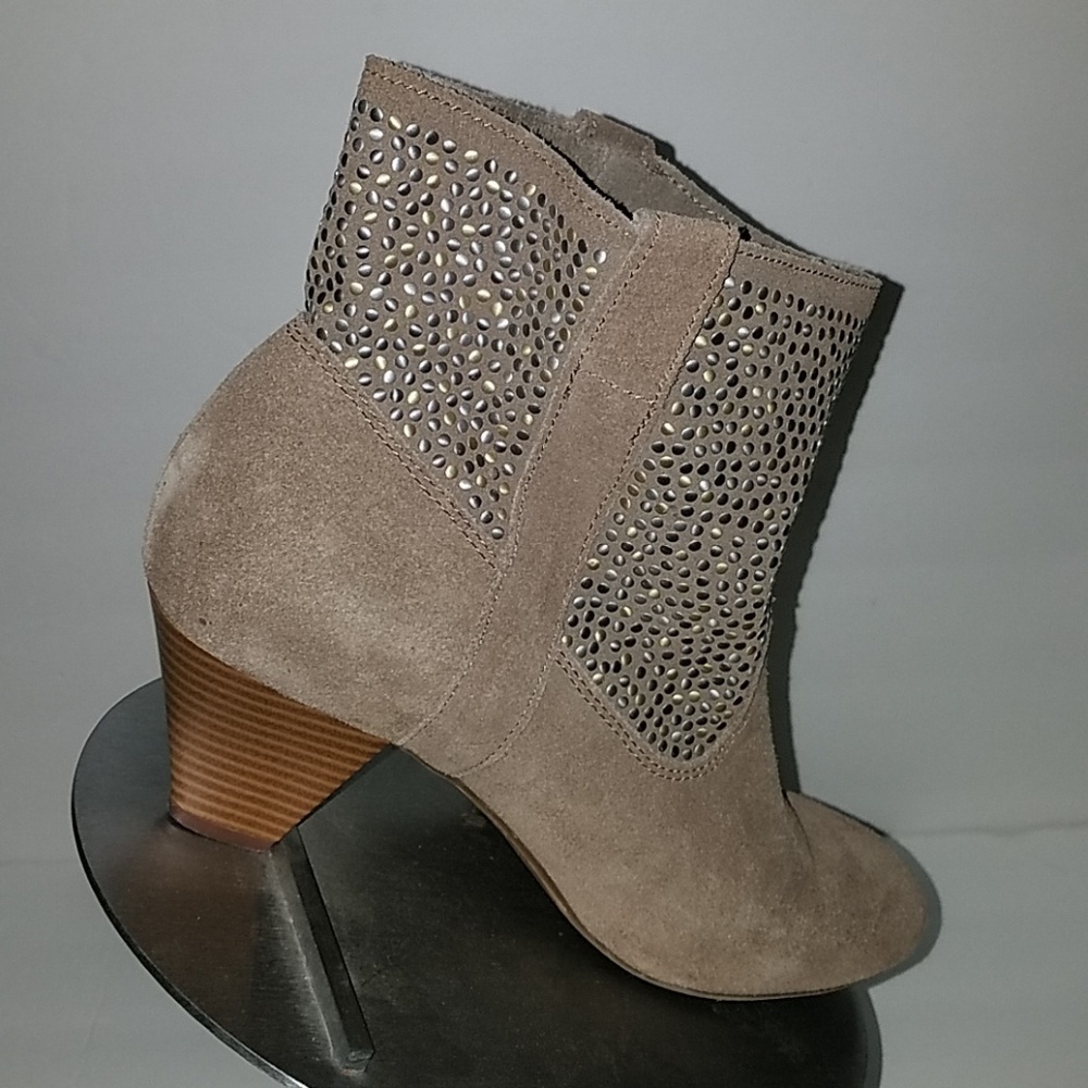 American Eagle Taupe Booties 10